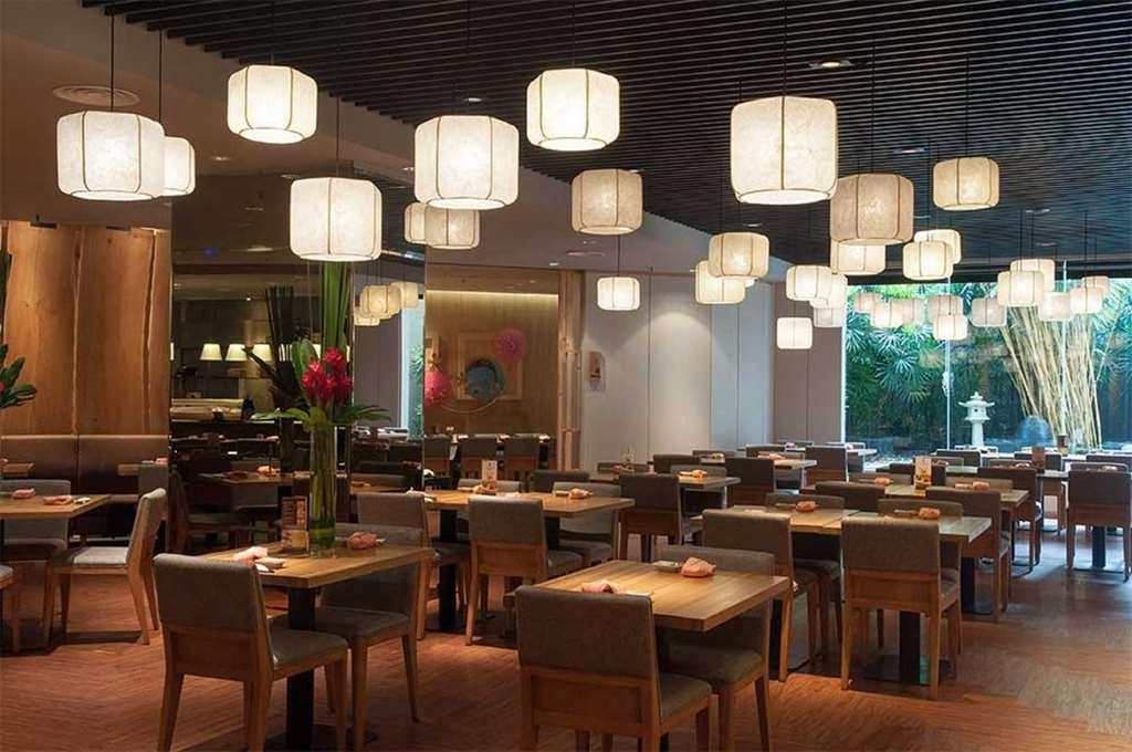 Eastin Hotel Kuala Lumpur Петалінг-Джая Ресторан фото Interior of a restaurant