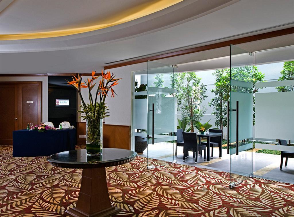 Eastin Hotel Kuala Lumpur Петалінг-Джая Екстер'єр фото The interior of a suite at the Mandarin Oriental, Kuala Lumpur