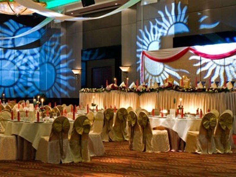Eastin Hotel Kuala Lumpur Петалінг-Джая Екстер'єр фото A wedding reception at a hotel